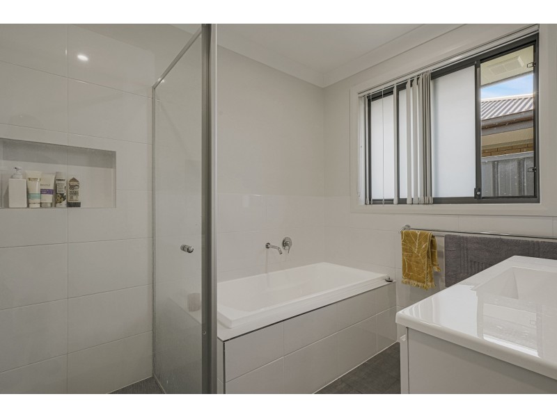 2/22 Lancaster Street, Thornton NSW 2322