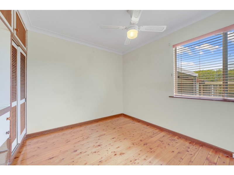 10 Curlew Crescent, Woodberry NSW 2322