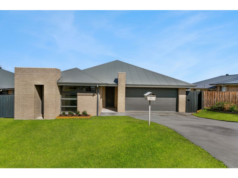 8 Darcys Circuit, Gillieston Heights NSW 2321