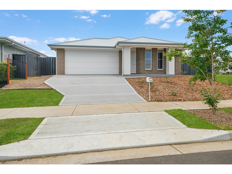 19 Springfield Drive, Lochinvar NSW 2321