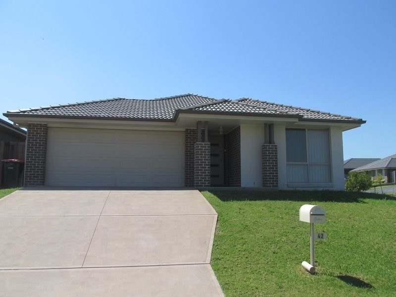 42 Lapwing Street, Aberglasslyn NSW 2320