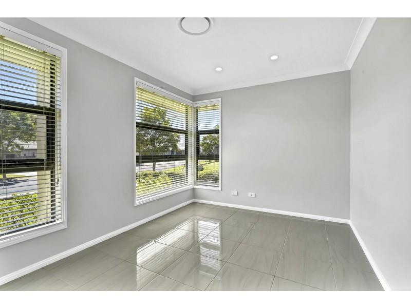 8 James Leslie Drive, Gillieston Heights NSW 2321