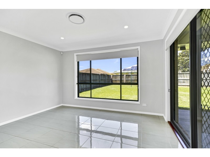 8 James Leslie Drive, Gillieston Heights NSW 2321
