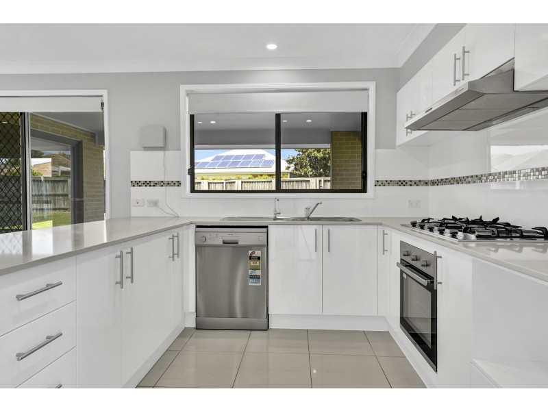 8 James Leslie Drive, Gillieston Heights NSW 2321