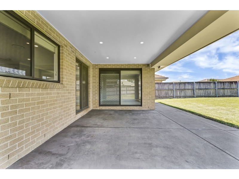8 James Leslie Drive, Gillieston Heights NSW 2321