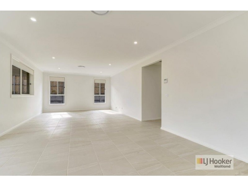 26 Arklow Crescent, Chisholm NSW 2322