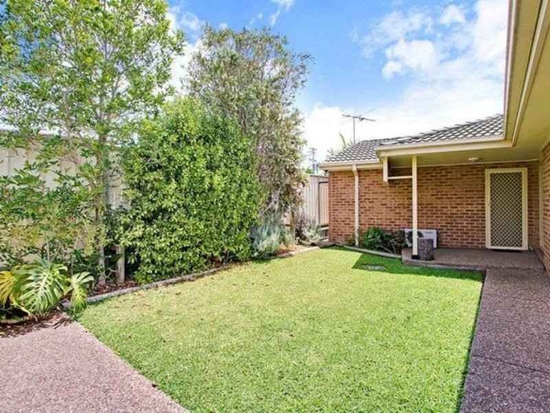 8 Fourth Street, Booragul NSW 2284