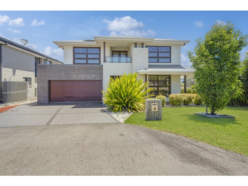 2 Waterside Close, Rutherford NSW 2320