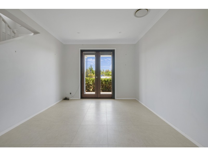 2 Waterside Close, Rutherford NSW 2320