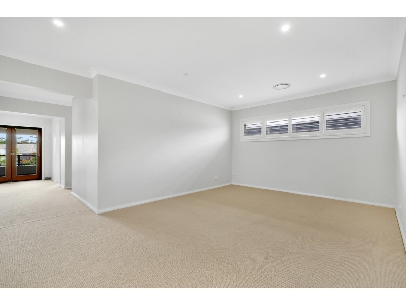 2 Waterside Close, Rutherford NSW 2320