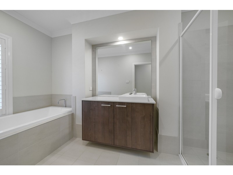 2 Waterside Close, Rutherford NSW 2320