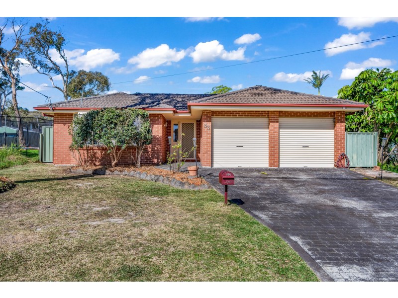 33 Tarwhine Avenue, Chain Valley Bay NSW 2259
