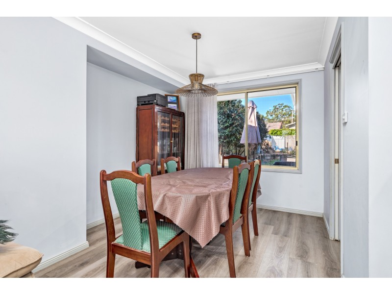 33 Tarwhine Avenue, Chain Valley Bay NSW 2259