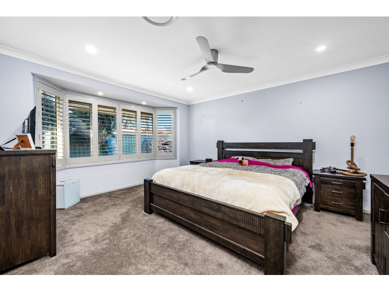 33 Tarwhine Avenue, Chain Valley Bay NSW 2259