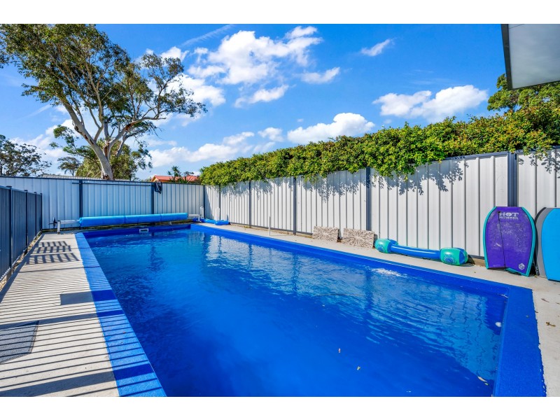 33 Tarwhine Avenue, Chain Valley Bay NSW 2259