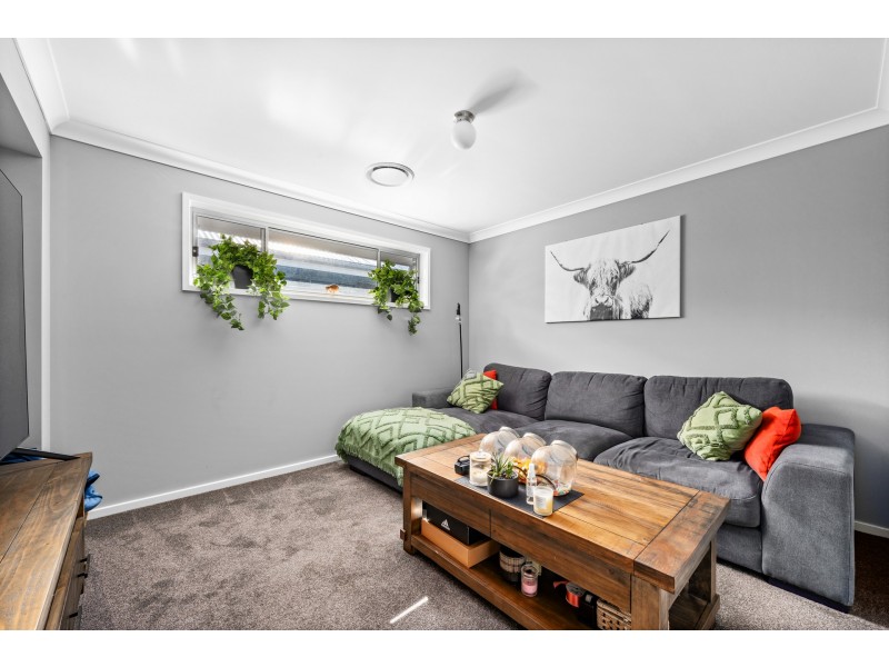 42 Grand Parade, Rutherford NSW 2320