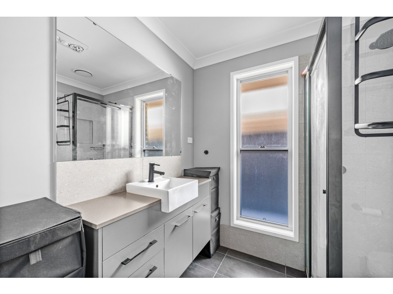 42 Grand Parade, Rutherford NSW 2320