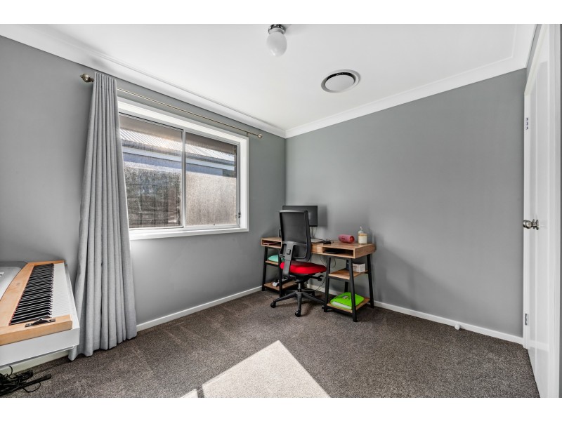 42 Grand Parade, Rutherford NSW 2320