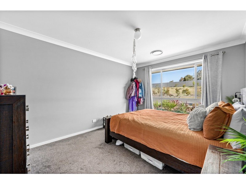 42 Grand Parade, Rutherford NSW 2320