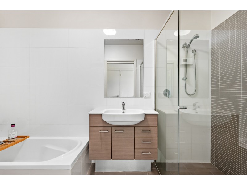 2/4 Foster Street, Tenambit NSW 2323