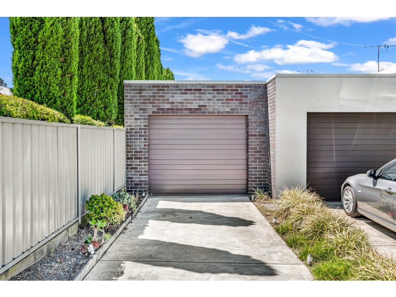 2/4 Foster Street, Tenambit NSW 2323