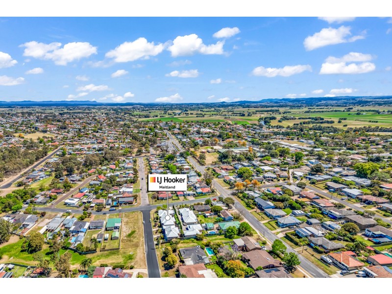 2/4 Foster Street, Tenambit NSW 2323