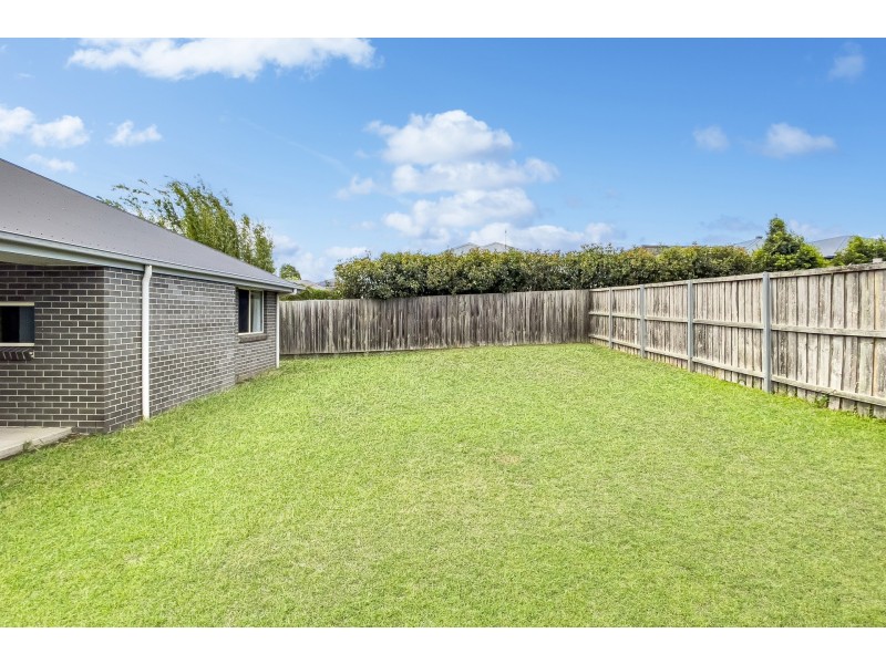 6 Finch Crescent, Aberglasslyn NSW 2320