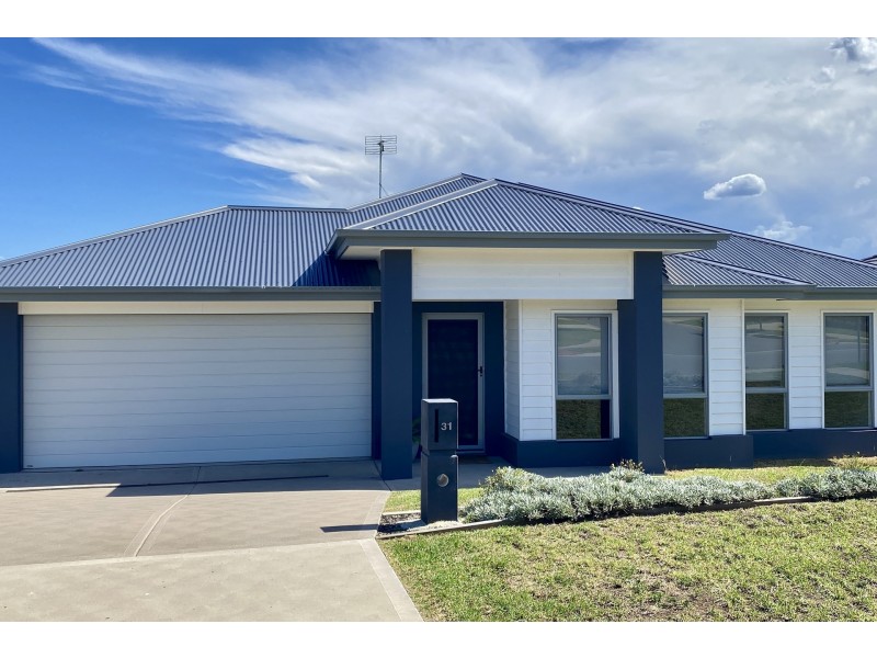 31 Greystones Drive, Chisholm NSW 2322
