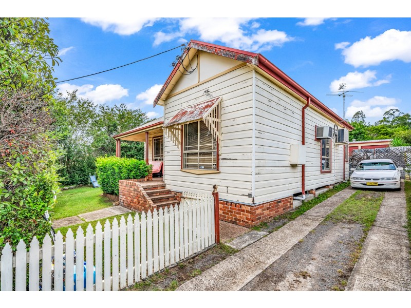 33 Wollombi Road, Cessnock NSW 2325