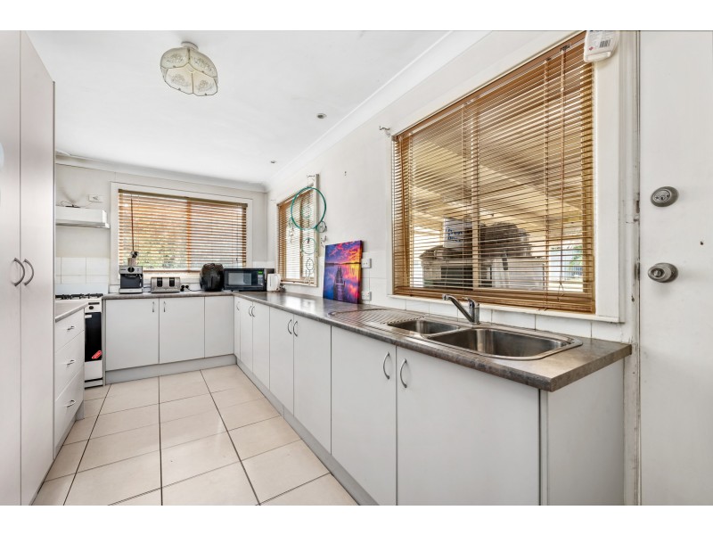 33 Wollombi Road, Cessnock NSW 2325