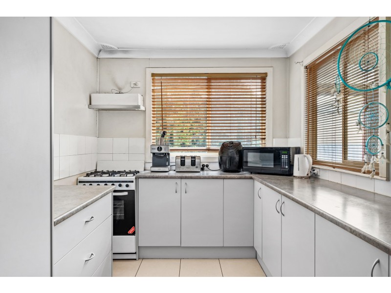 33 Wollombi Road, Cessnock NSW 2325