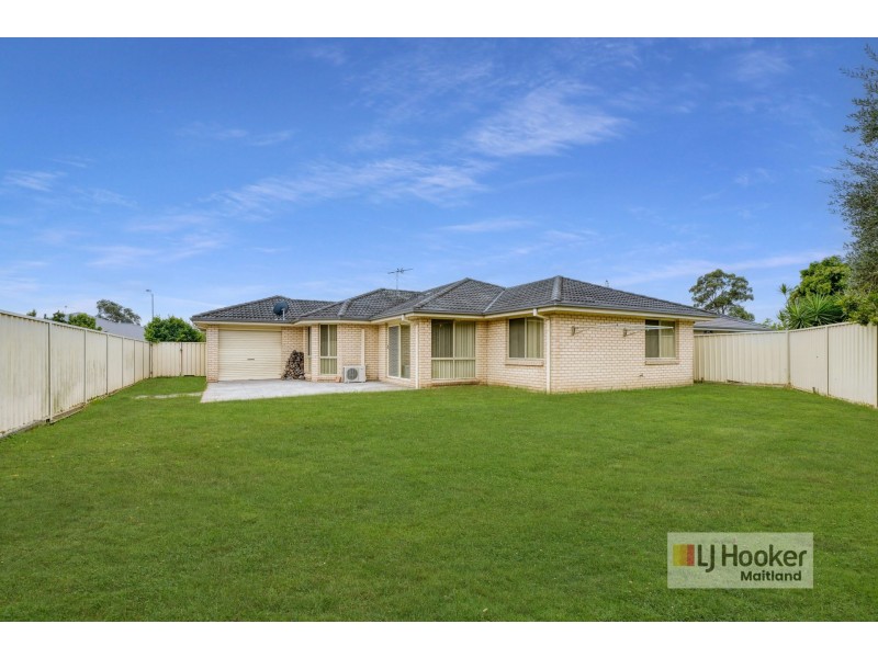 22 Drysdale Crescent, Metford NSW 2323