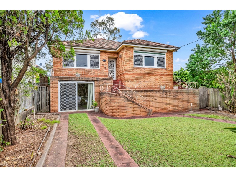 215 New England Highway, Rutherford NSW 2320