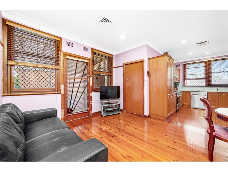 215 New England Highway, Rutherford NSW 2320