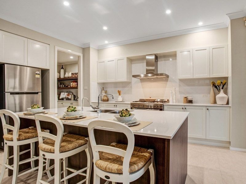 2 Waterside Close, Rutherford NSW 2320