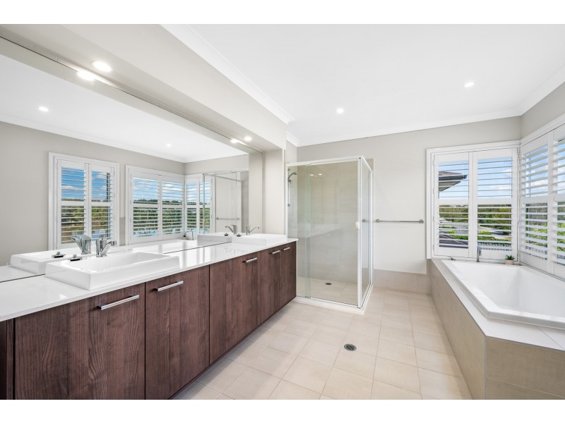 2 Waterside Close, Rutherford NSW 2320