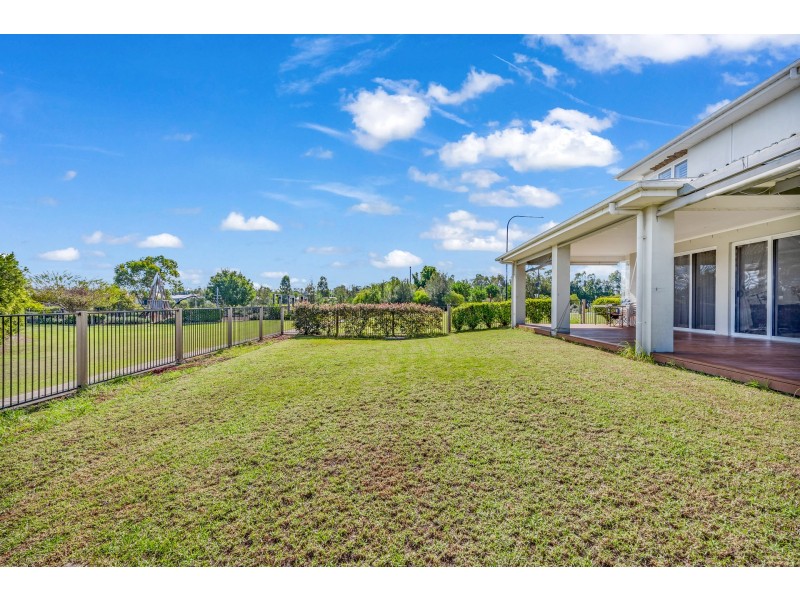 2 Waterside Close, Rutherford NSW 2320