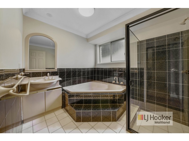 12 Lord Howe Drive, Ashtonfield NSW 2323