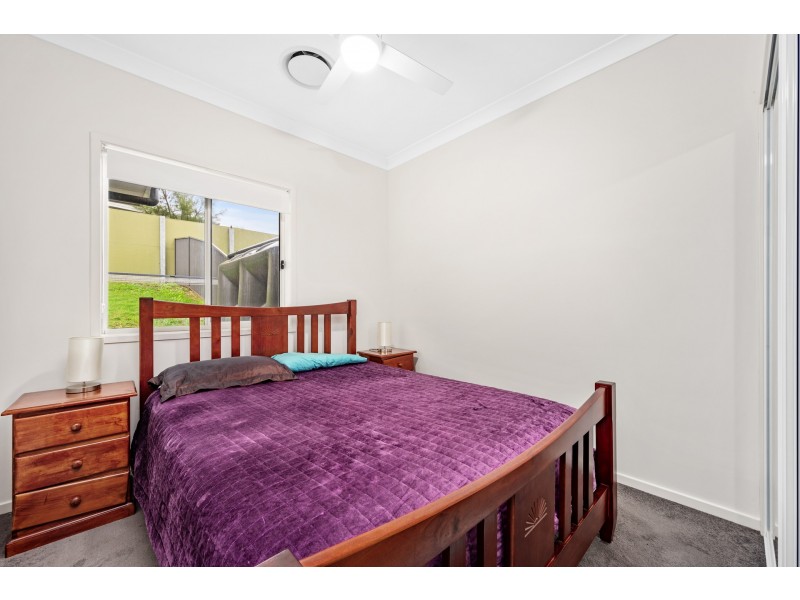 15 & 15a Tourmaline Drive, Rutherford NSW 2320