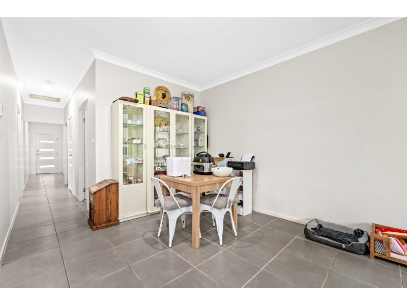 15 & 15a Tourmaline Drive, Rutherford NSW 2320