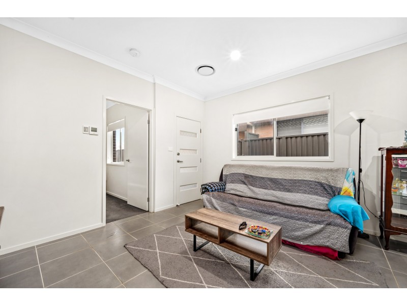 15 & 15a Tourmaline Drive, Rutherford NSW 2320