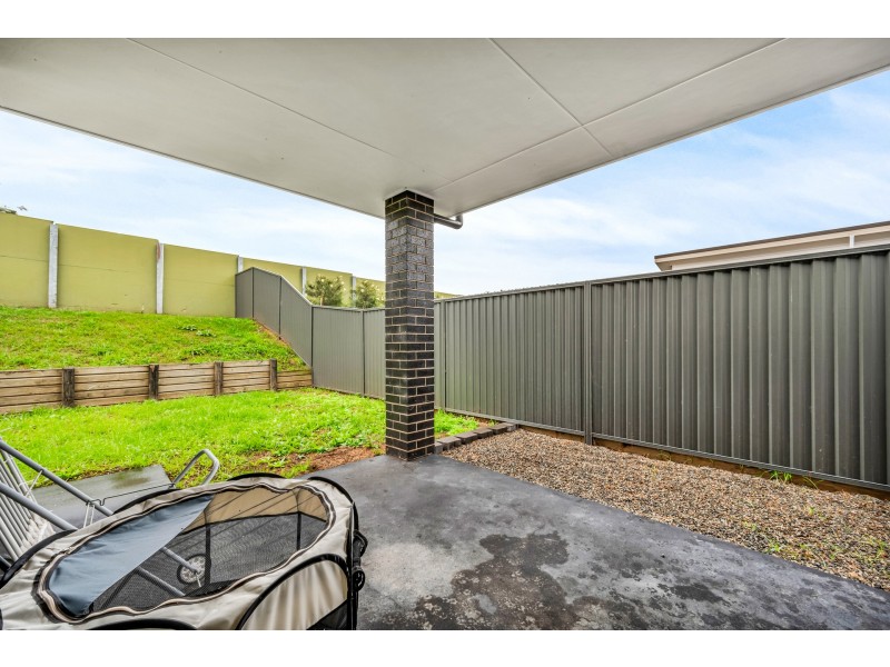 15 & 15a Tourmaline Drive, Rutherford NSW 2320