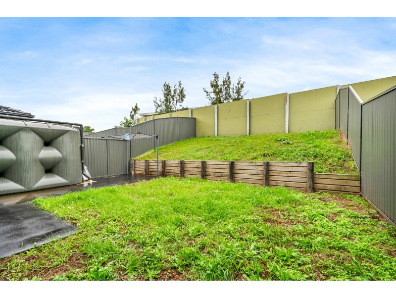 15 & 15a Tourmaline Drive, Rutherford NSW 2320