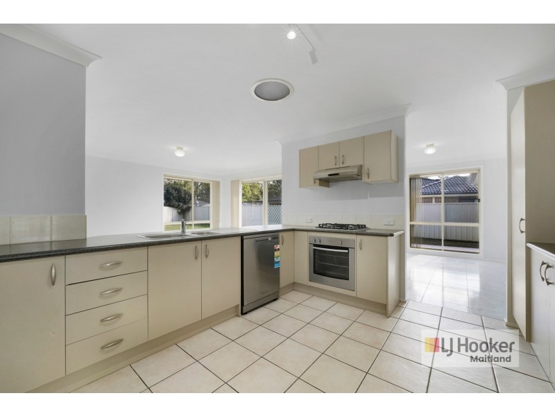 22 Drysdale Crescent, Metford NSW 2323