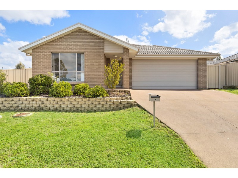 4 Oscar Close, Raworth NSW 2321