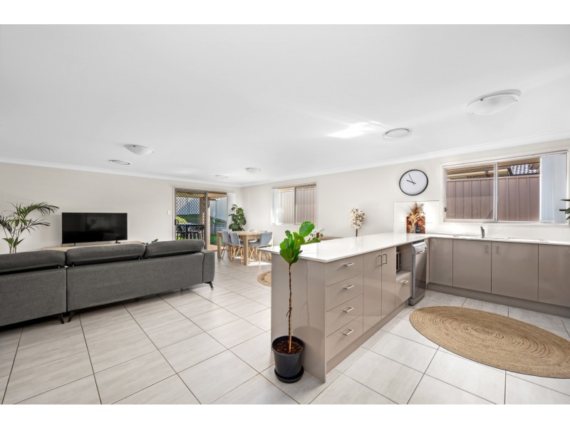 4 Oscar Close, Raworth NSW 2321