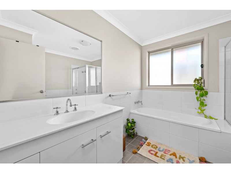 4 Oscar Close, Raworth NSW 2321