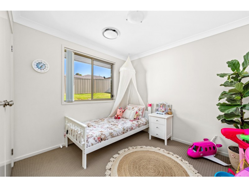 4 Oscar Close, Raworth NSW 2321