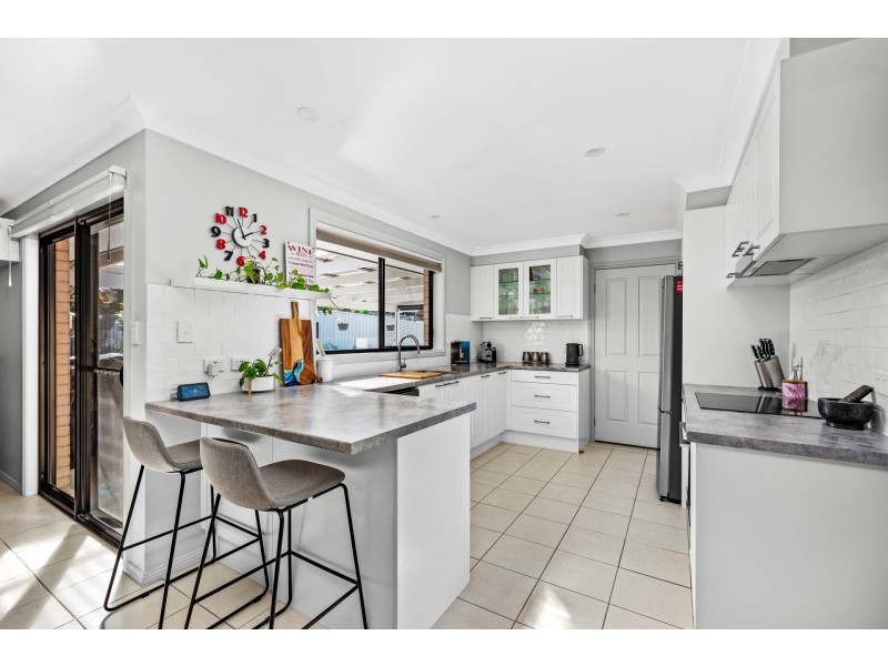 32 Canterbury Drive, Raworth NSW 2321