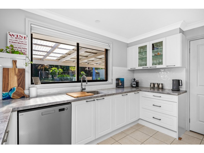32 Canterbury Drive, Raworth NSW 2321